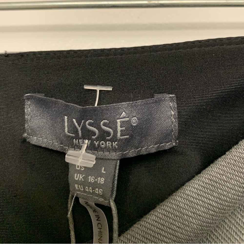 ❤️LYSSE Gray Wide Leg JEANS NEW comfy slimming washable Large stretch pocket❤️ - Picture 3 of 9